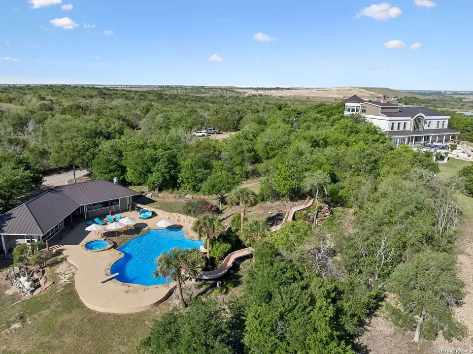 4 Bed 4 Bath Established Contemporary Home in New Braunfels, TX - 5
