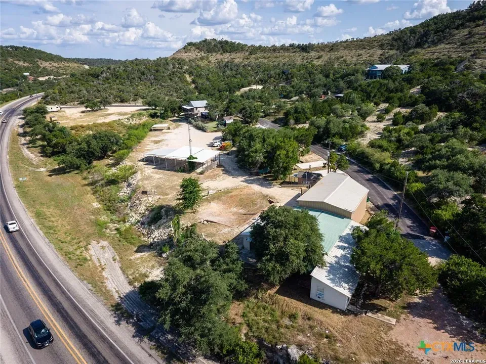 4 Bed 4 Bath Established Contemporary Home in New Braunfels, TX - 3