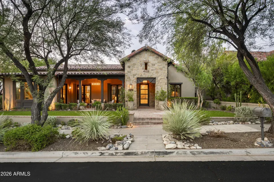 4 Bed 4 Bath Established Contemporary Home in Scottsdale, AZ - 2