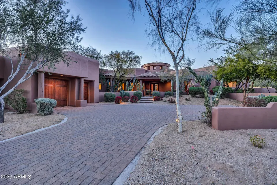 4 Bed 4 Bath Established Contemporary Home in Scottsdale, AZ