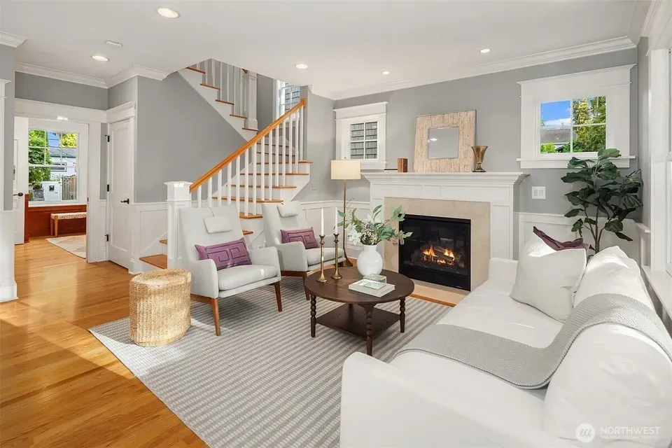 4 Bed 4 Bath Established Contemporary Home in Seattle, WA - 3