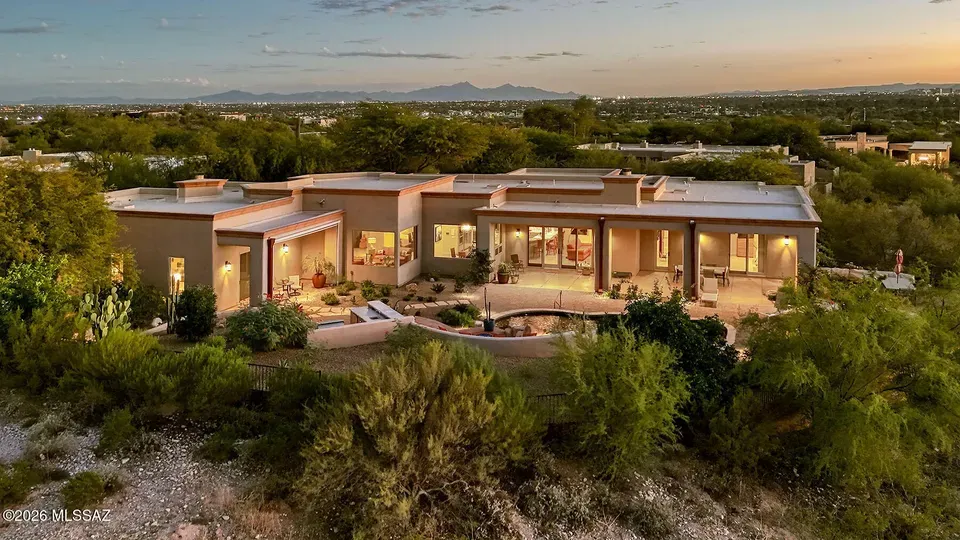 4 Bed 4 Bath Established Contemporary Home in Tucson, AZ - 1