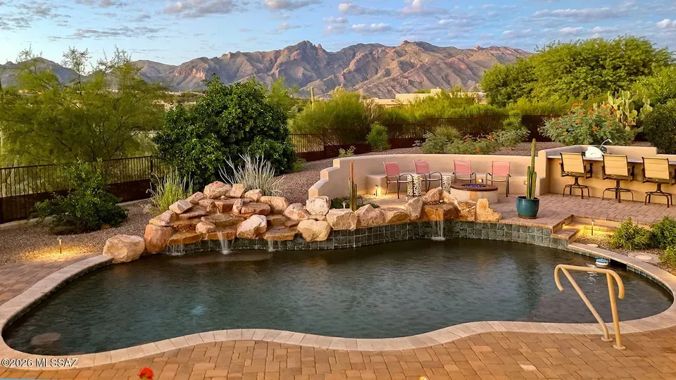 4 Bed 4 Bath Established Contemporary Home in Tucson, AZ - 2