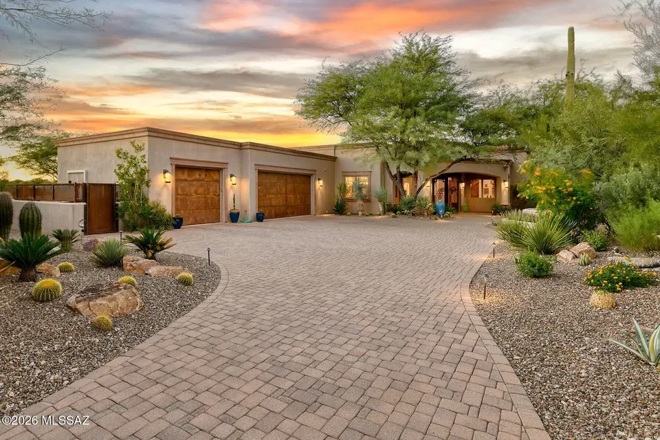 4 Bed 4 Bath Established Contemporary Home in Tucson, AZ - 3
