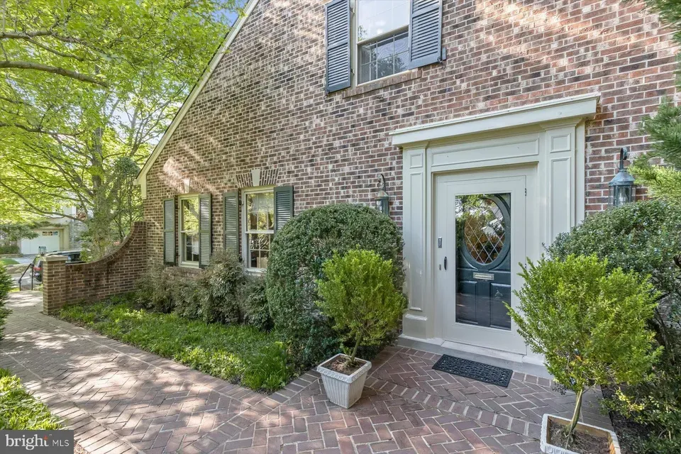 4 Bed 4 Bath Established Mid-Century Residence in Bethesda, MD - 2