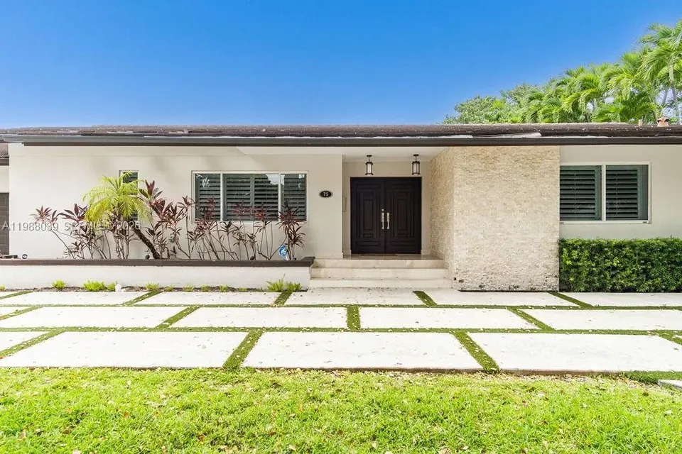 4 Bed 4 Bath Established Mid-Century Residence in Coral Gables, FL - 3