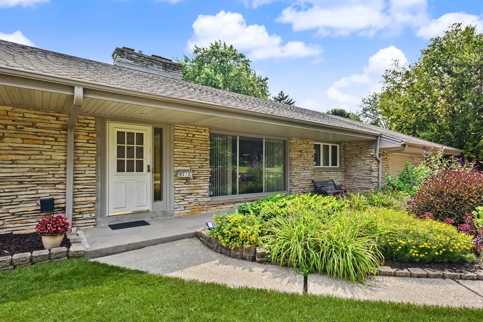 4 Bed 4 Bath Established Mid-Century Residence in Milwaukee, WI - 3