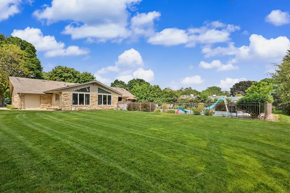 4 Bed 4 Bath Established Mid-Century Residence in Milwaukee, WI - 4
