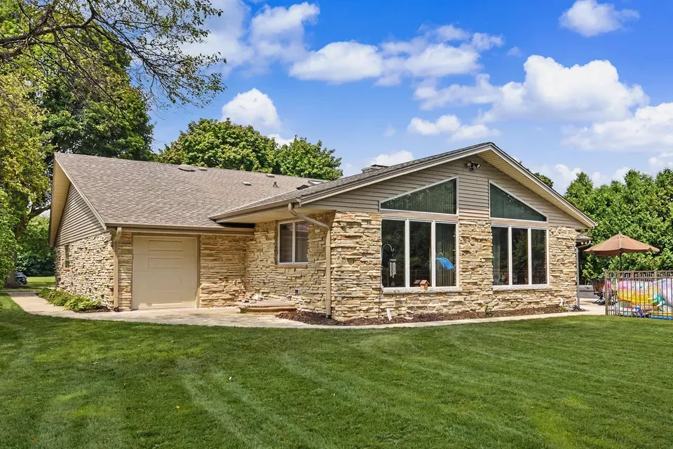 4 Bed 4 Bath Established Mid-Century Residence in Milwaukee, WI - 5