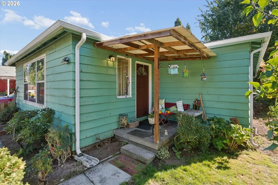 4 Bed 4 Bath Established Multi-Level Townhouse in Beaverton, OR - 2