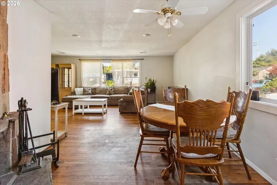 4 Bed 4 Bath Established Multi-Level Townhouse in Beaverton, OR - 5