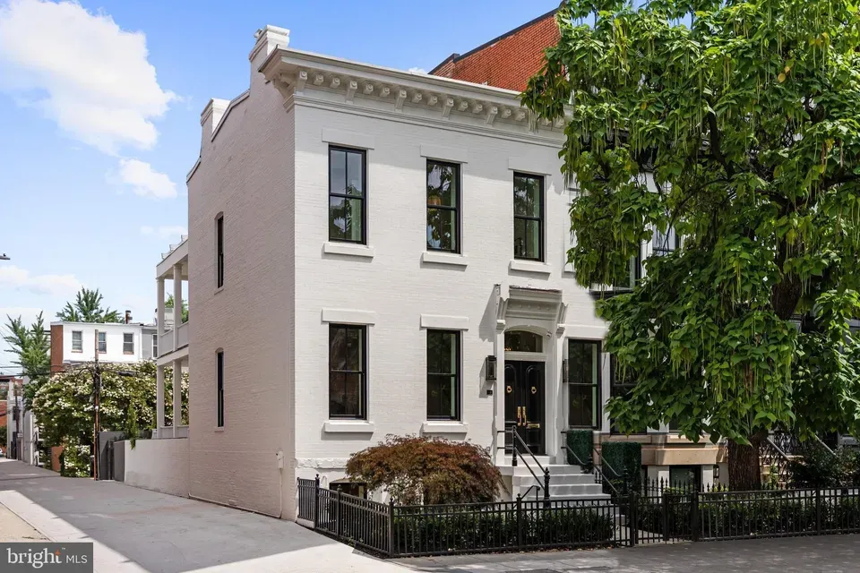 4 Bed 4 Bath Established Multi-Level Townhouse in Washington, DC - 2