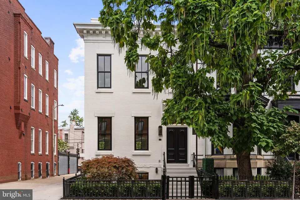 4 Bed 4 Bath Established Multi-Level Townhouse in Washington, DC - 3