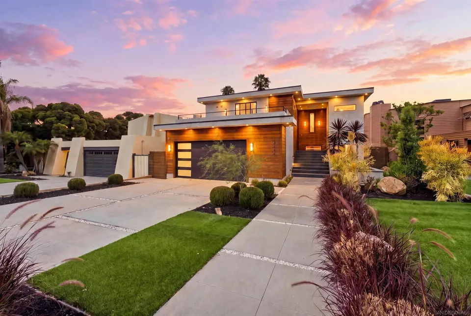 4 Bed 4 Bath Mid-Century Modern in San Diego, CA