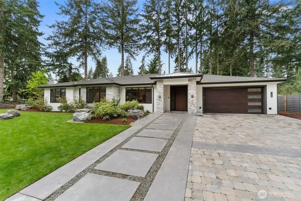 4 Bed 4 Bath Modern Architectural Estate in Bellevue, WA - 1