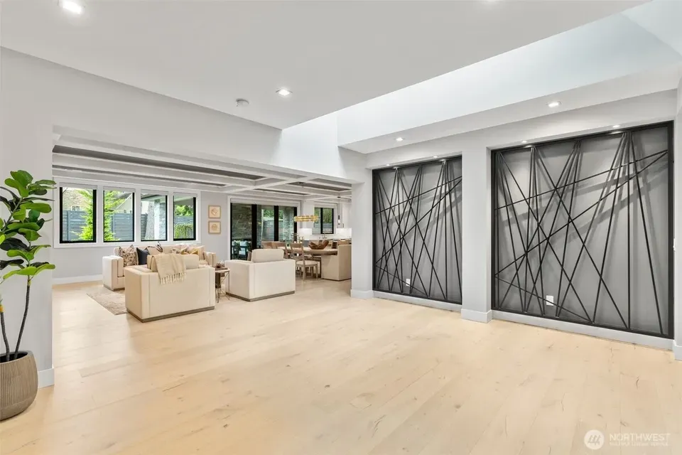 4 Bed 4 Bath Modern Architectural Estate in Bellevue, WA - 5