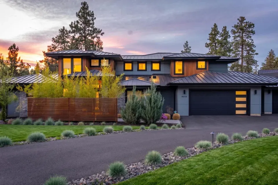 4 Bed 4 Bath Modern Architectural Estate in Bend, OR - 4