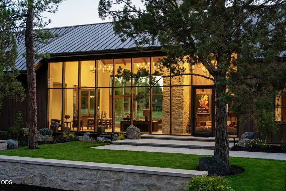 4 Bed 4 Bath Modern Architectural Estate in Bend, OR - 4
