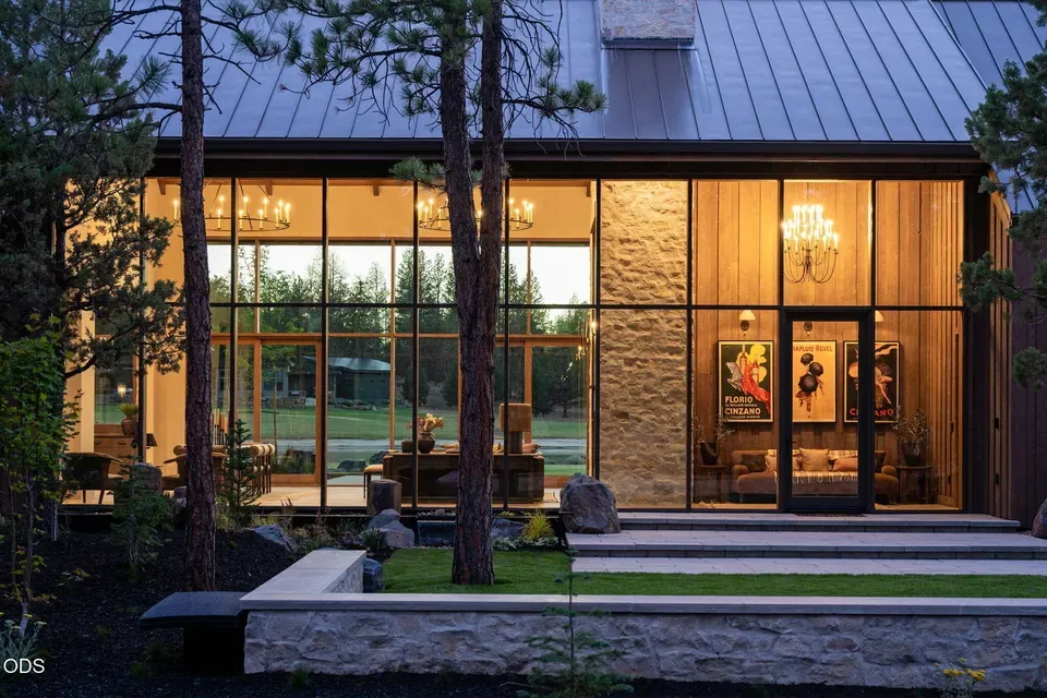 4 Bed 4 Bath Modern Architectural Estate in Bend, OR - 5