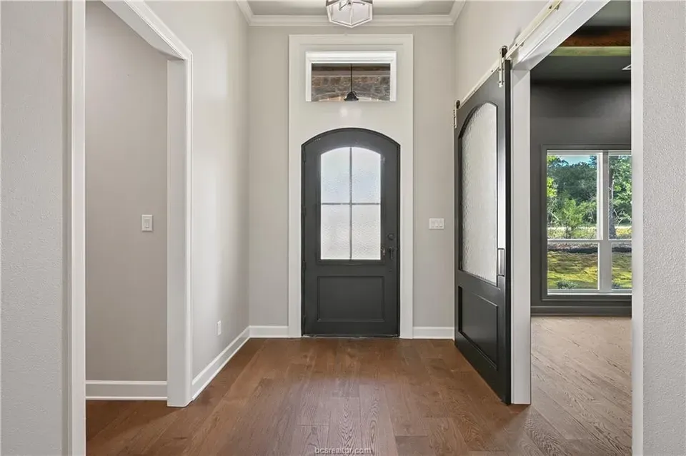 4 Bed 4 Bath Modern Architectural Estate in College Station, TX - 4