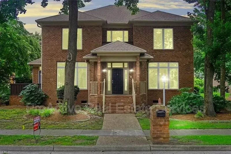 4 Bed 4 Bath Modern Contemporary Residence in Chesapeake, VA - 2