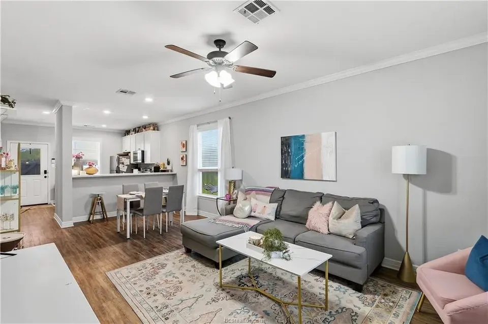 4 Bed 4 Bath Modern Contemporary Residence in College Station, TX - 5