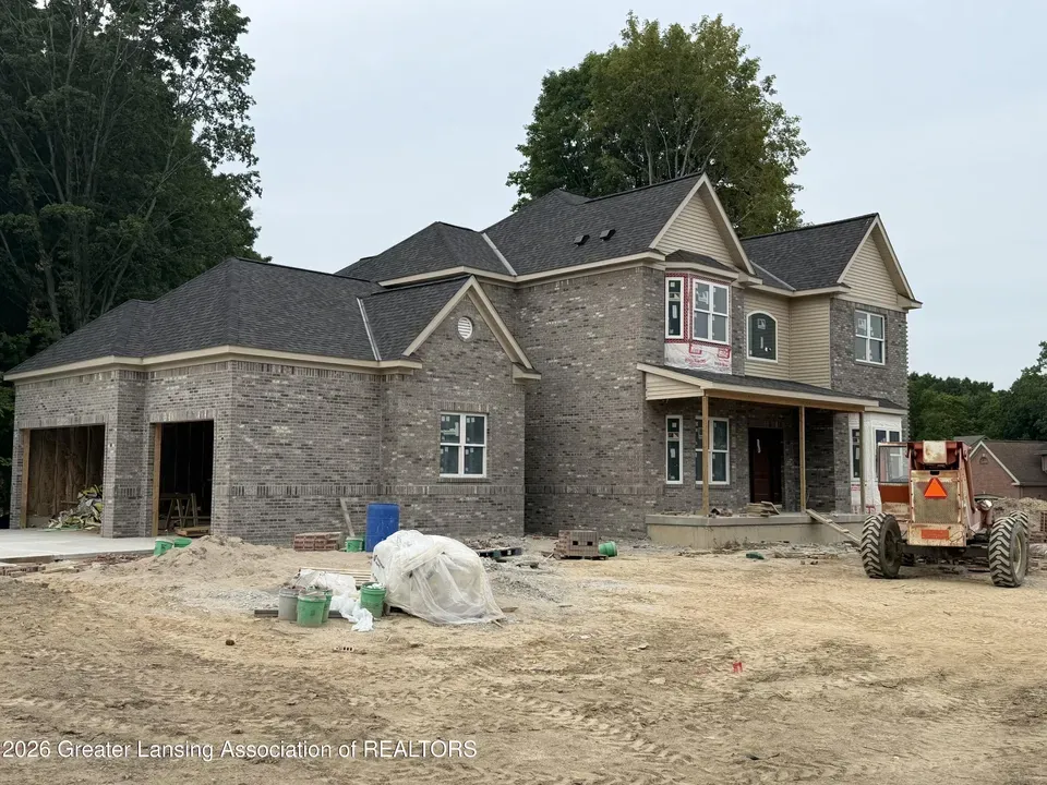 4 Bed 4 Bath Modern Contemporary Residence in Lansing, MI