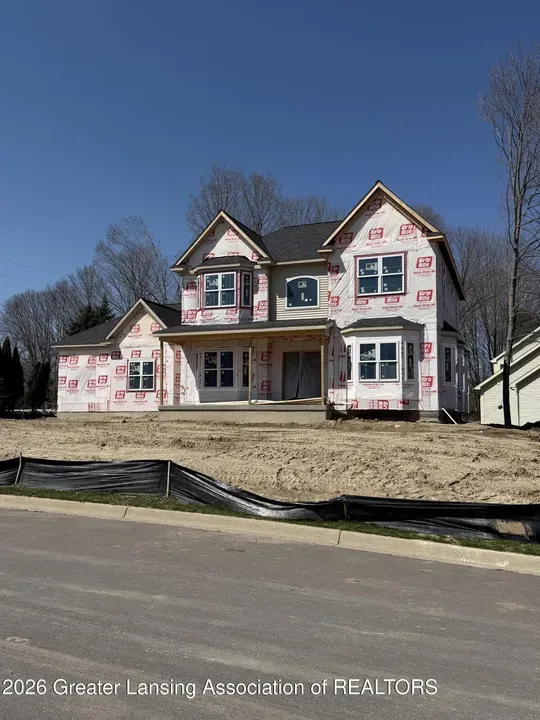 4 Bed 4 Bath Modern Contemporary Residence in Lansing, MI - 2