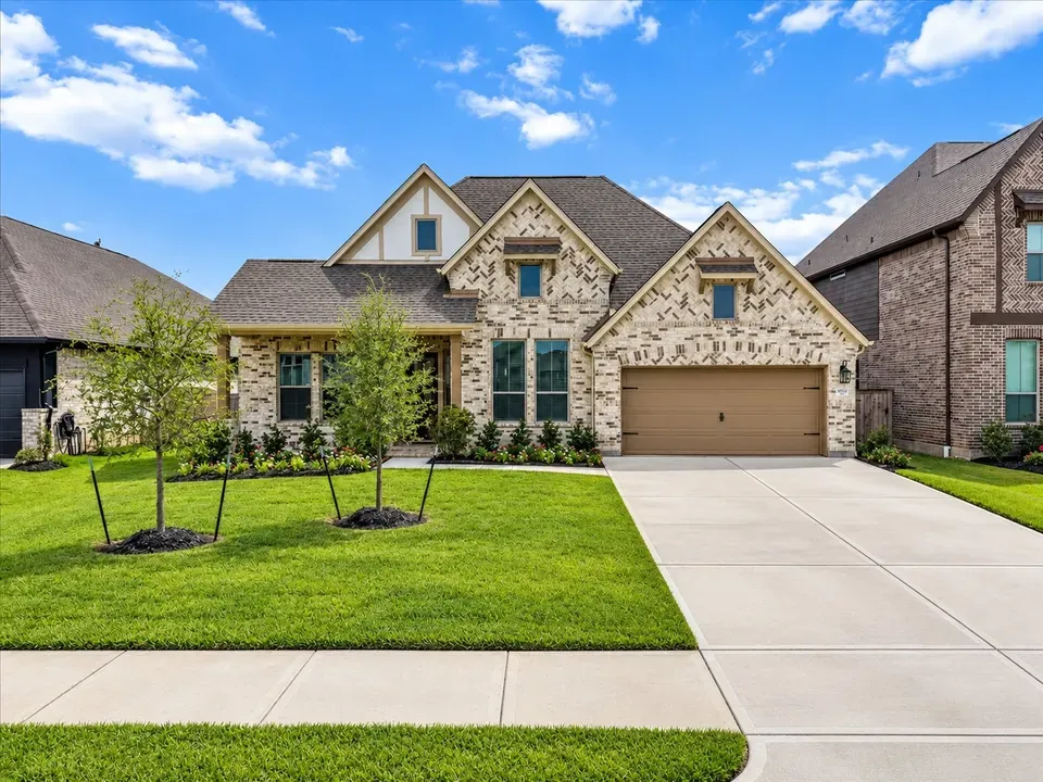 4 Bed 4 Bath Modern Contemporary Residence in League City, TX - 1