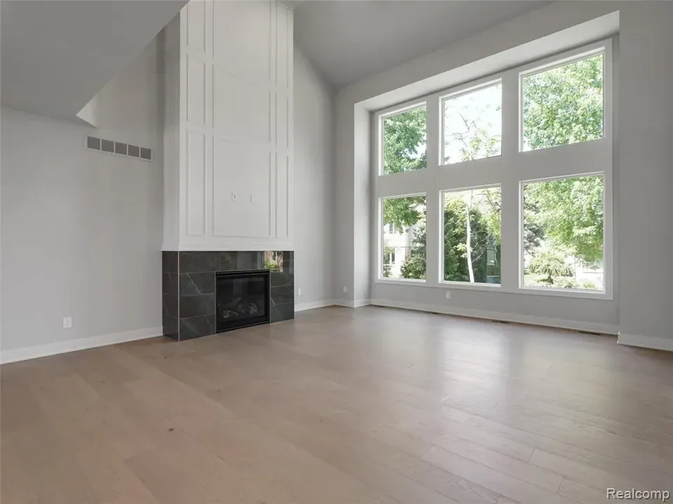 4 Bed 4 Bath Modern Contemporary Residence in Troy, MI - 4