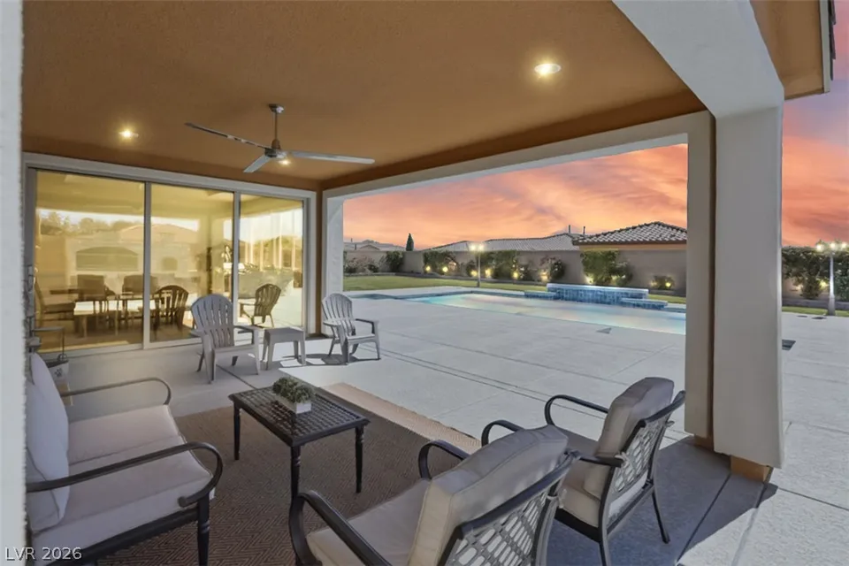 4 Bed 4 Bath Modern Farmhouse in Las Vegas, NV