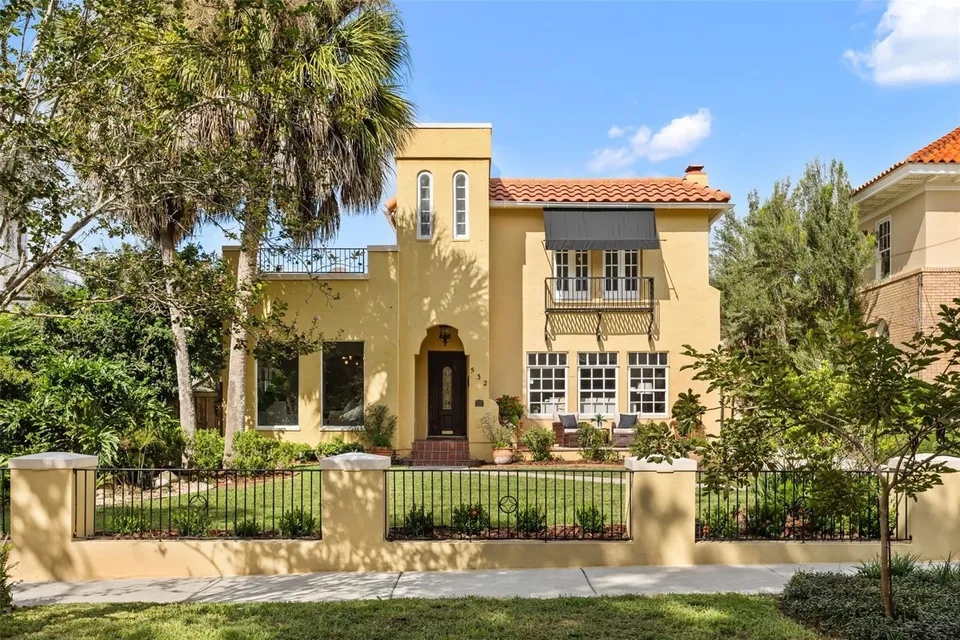 4 Bed 4 Bath Modern Farmhouse in Orlando, FL