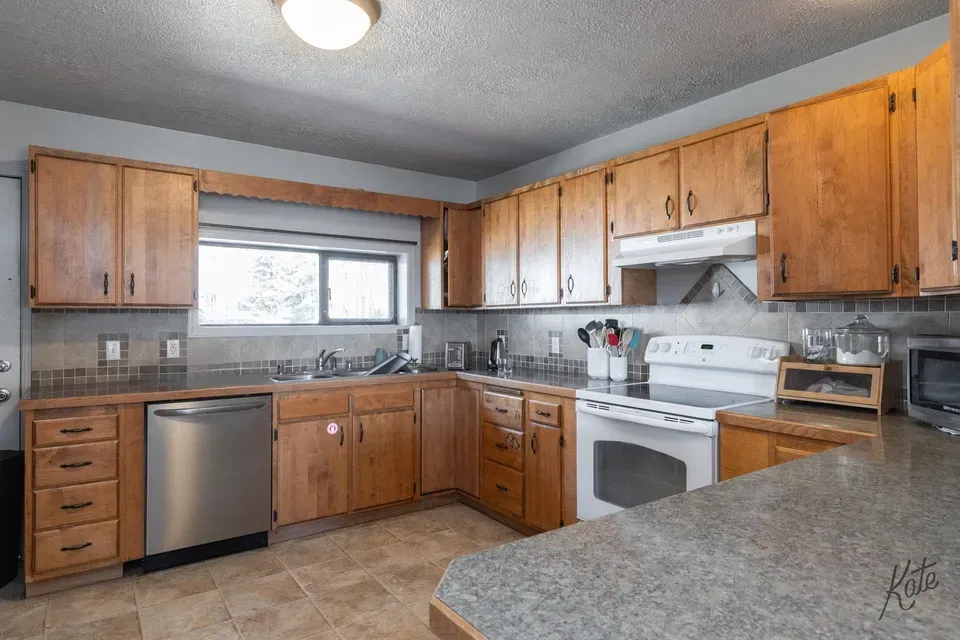 4 Bed 4 Bath Multi-Unit Residential Property in Fairbanks, AK - 2