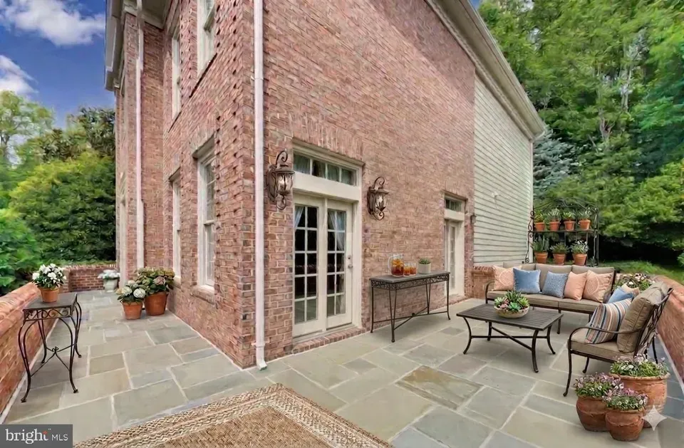 4 Bed 4 Bath Traditional Suburban Family Home in Bethesda, MD - 4