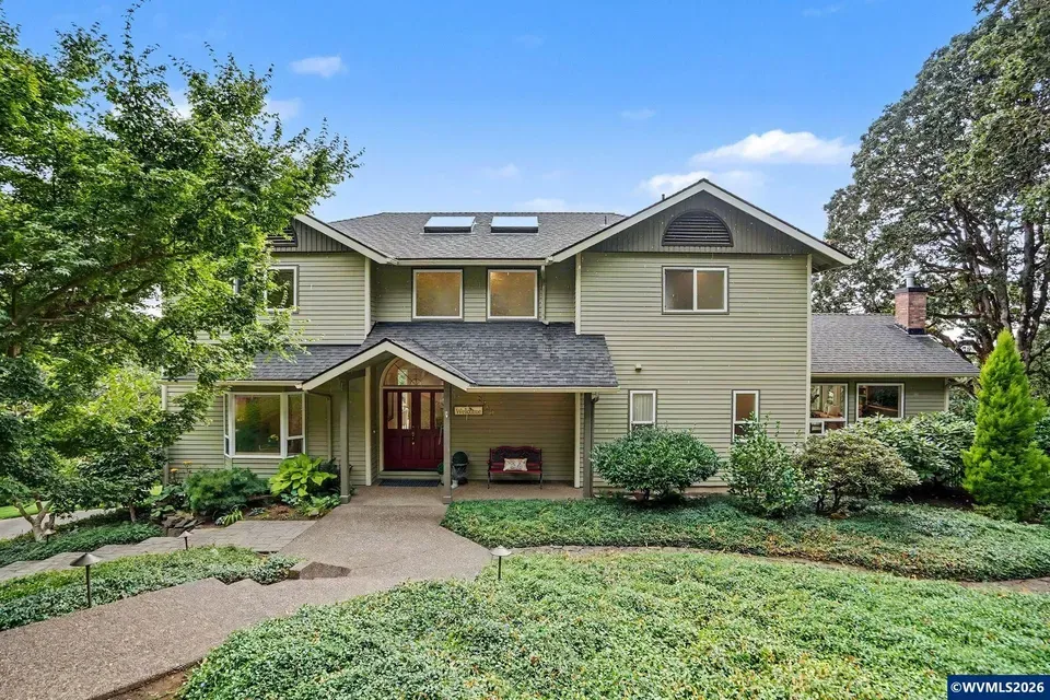 4 Bed 4 Bath Traditional Suburban Family Home in Corvallis, OR - 3