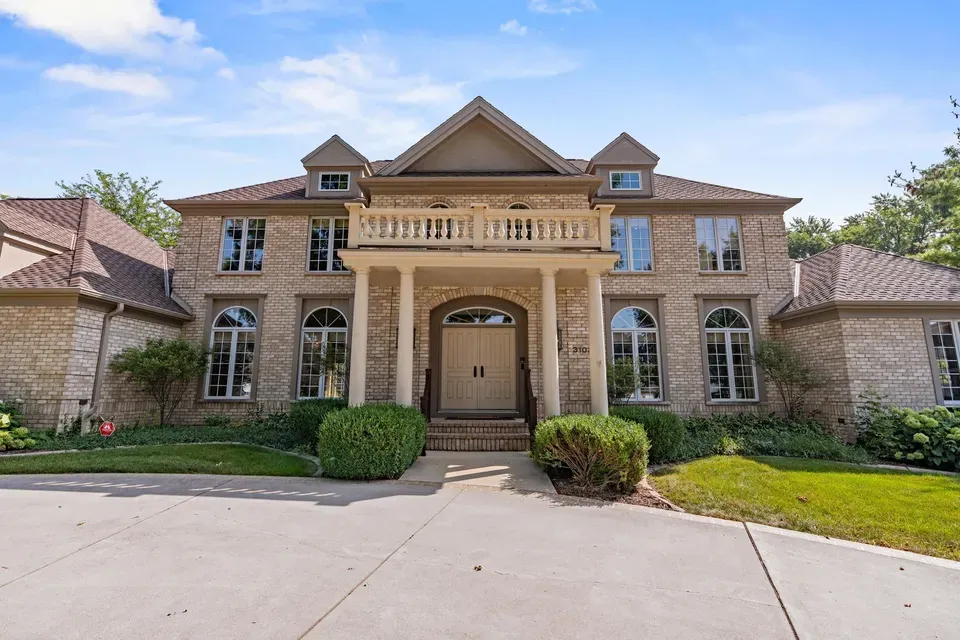 4 Bed 4 Bath Traditional Suburban Family Home in Green Bay, WI - 4