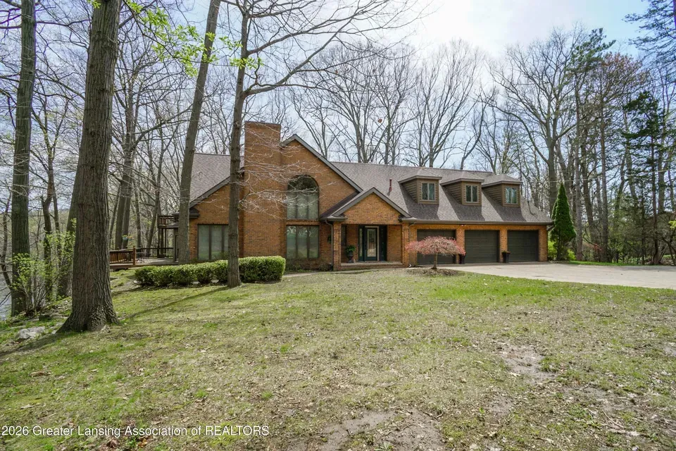 4 Bed 4 Bath Traditional Suburban Family Home in Lansing, MI - 5