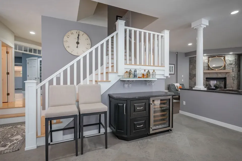 4 Bed 4 Bath Traditional Suburban Family Home in Nashua, NH - 4