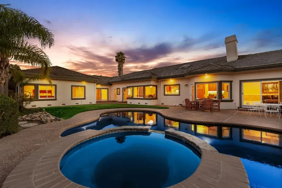 4 Bed 4 Bath Traditional Suburban Family Home in San Jose, CA