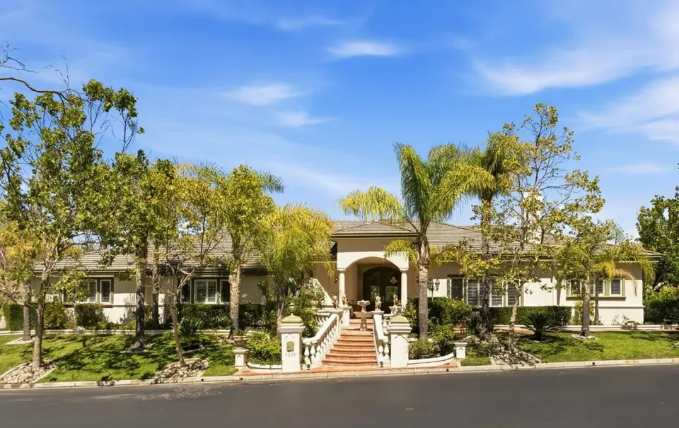 4 Bed 4 Bath Traditional Suburban Family Home in San Jose, CA - 3