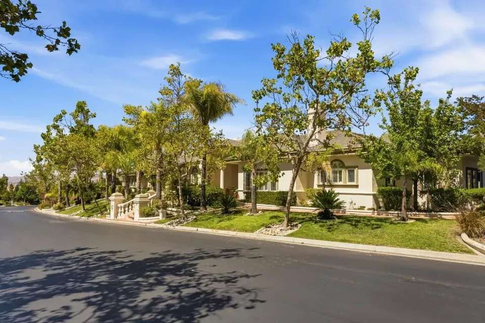 4 Bed 4 Bath Traditional Suburban Family Home in San Jose, CA - 5