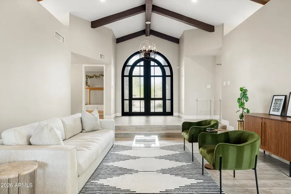 4 Bed 4 Bath Traditional Suburban Family Home in Scottsdale, AZ - 2