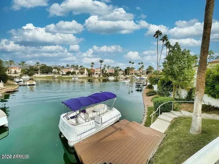 4 Bed 4 Bath Traditional Suburban Family Home in Scottsdale, AZ - 2