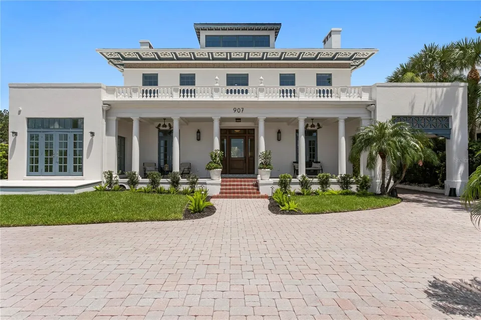 4 Bed 4 Bath Mid-Century Modern in Tampa, FL