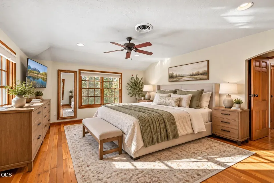 4 Bed 5 Bath Classic Historic Era Home in Medford, OR - 5