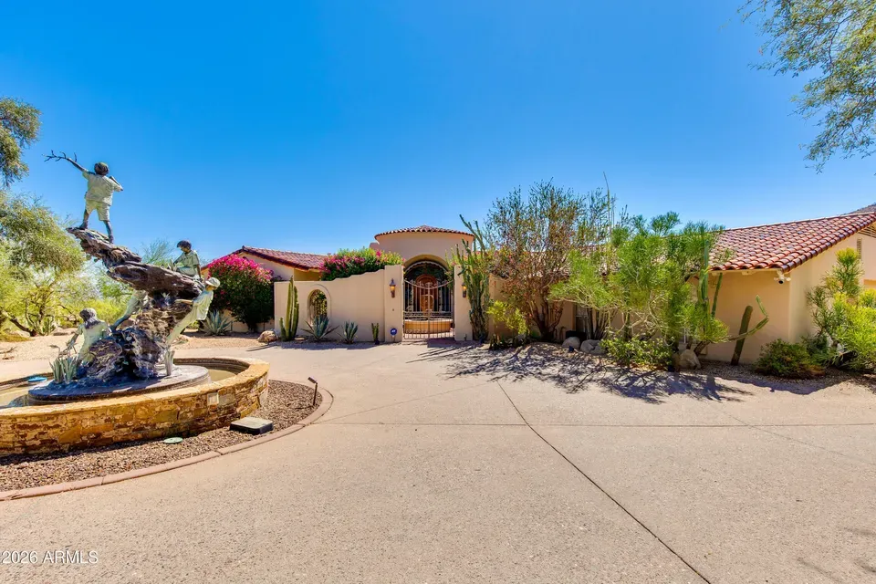 4 Bed 5 Bath Established Mid-Century Residence in Phoenix, AZ