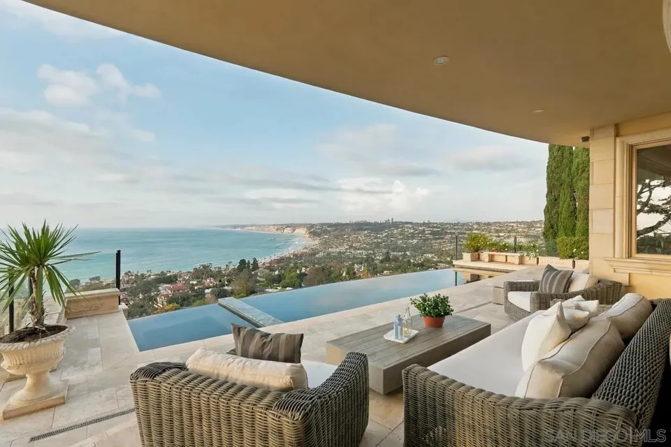 4 Bed 5 Bath Traditional Craftsman in San Diego, CA