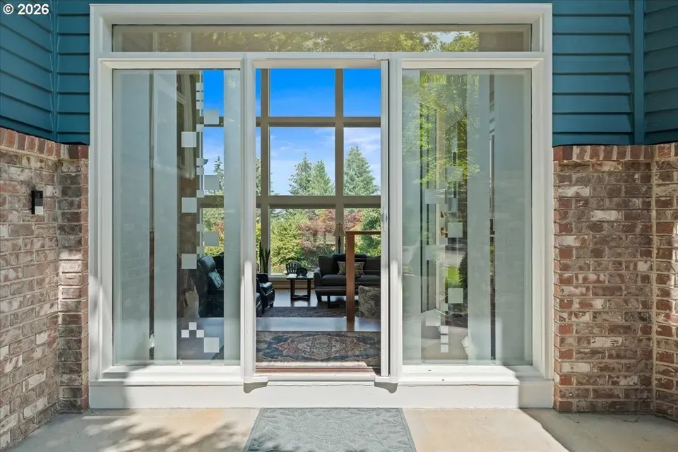 4 Bed 5 Bath Traditional Suburban Family Home in Hillsboro, OR - 4