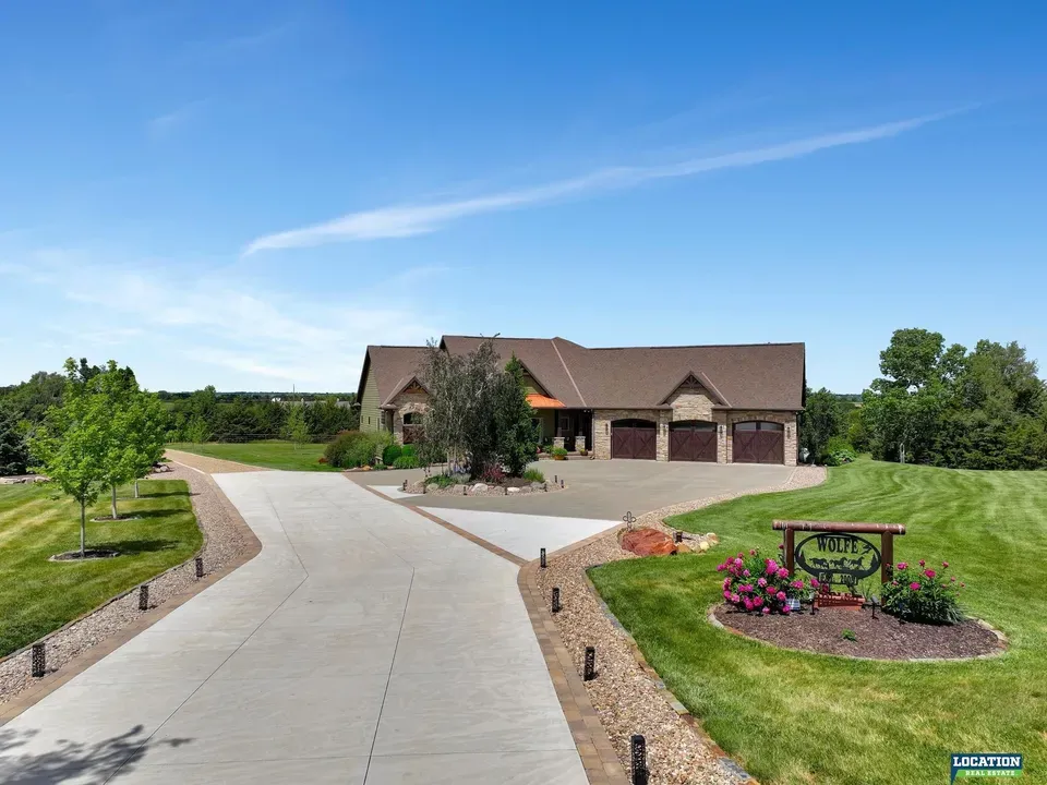 5 Bed 1 Bath Established Contemporary Home in Lincoln, NE