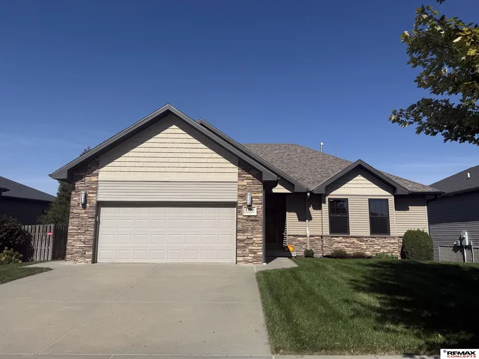 5 Bed 1 Bath Established Contemporary Home in Lincoln, NE - 2